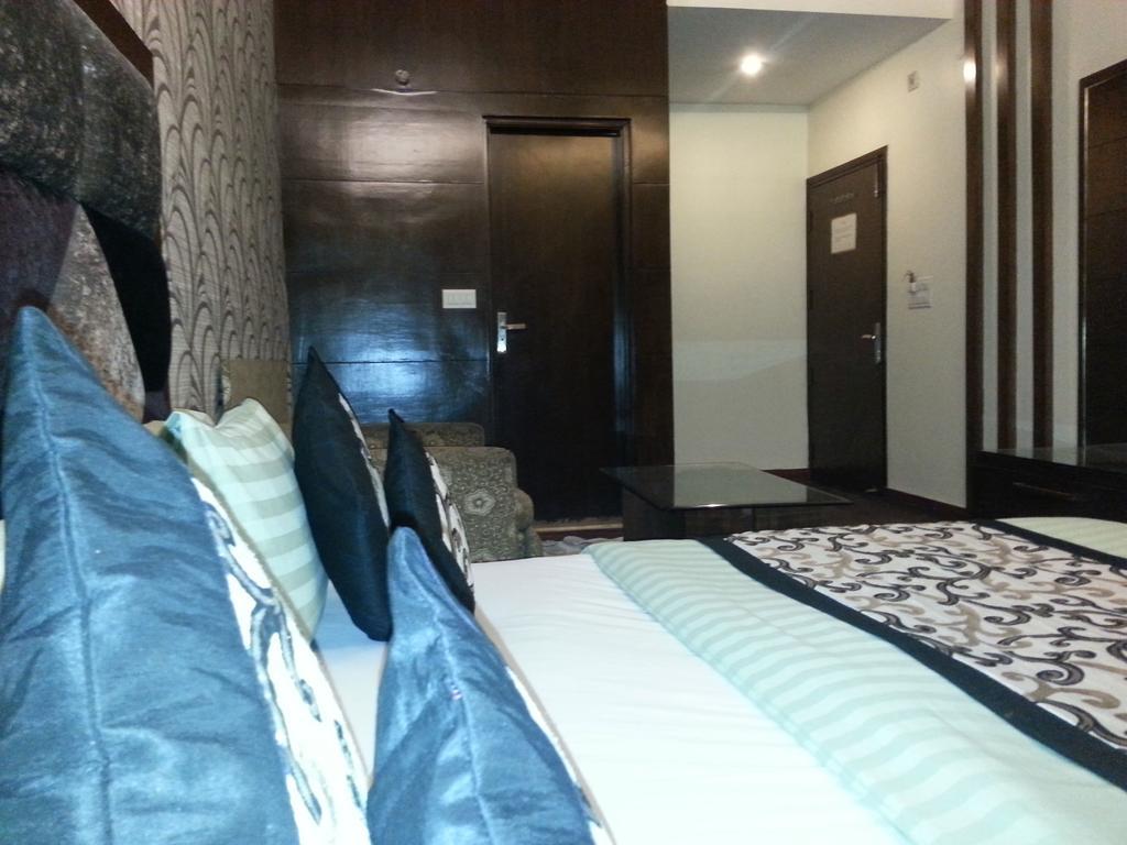 Hotel Vanson Villa - Near Connaught Place نيودلهي الغرفة الصورة